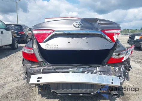2016 Toyota Camry Xle z USA, uszkodzony, nr VIN 4T1BF1FK6GU605354